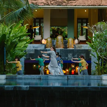 Almanity Hoi An Resort & Spa Exterior photo Thai dancers at the Royal Thai Hotel
