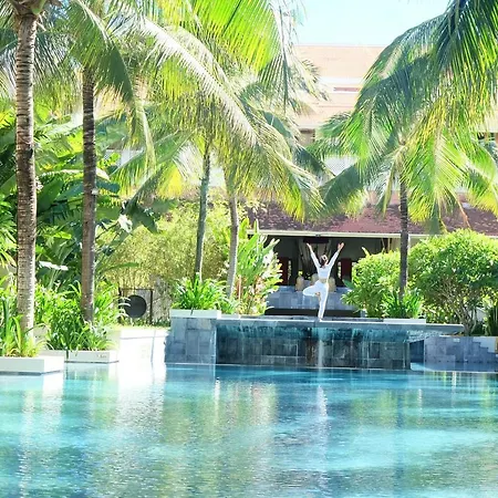 Almanity Hoi An Resort & Spa Exterior photo The pool at the resort